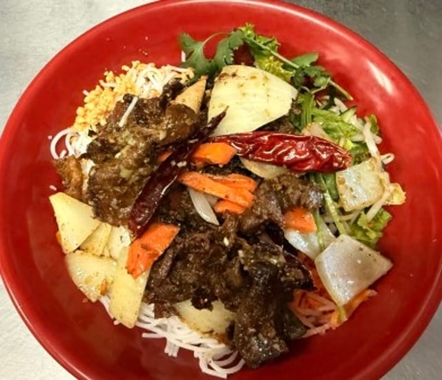 Pan Fried Lemongrass Beef or Shrimp Noodle.