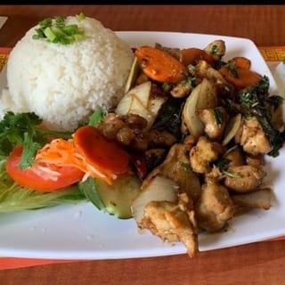 Stir Fried Basil Chicken, Beef, or Shrimp with Rice