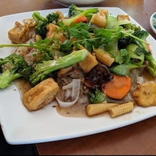 Pan-Fried Big Flat Noodles Veg and Tofu