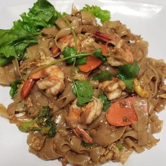 Pad Siew Chicken or Shrimps.